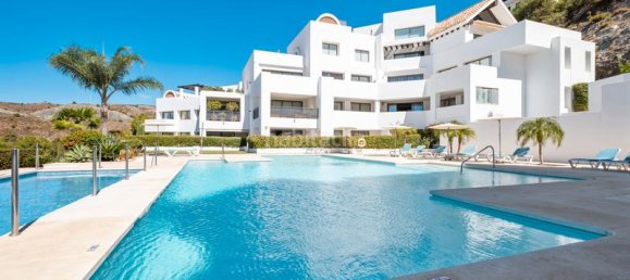 3 bedrooms Penthouse in Malaga, Spain No. 100904 2