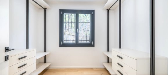 5 bedrooms Commercial property in Nice, France No. 1831 11