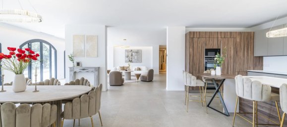 5 bedrooms Commercial property in Nice, France No. 1831 4