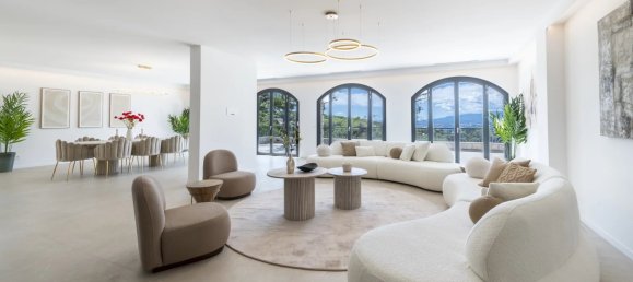 5 bedrooms Commercial property in Nice, France No. 1831 3