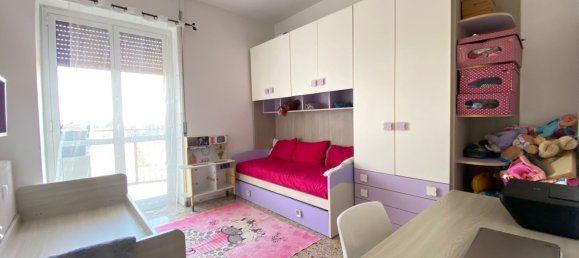 3-salle Appartement à Monza, Italy No. 55346 7