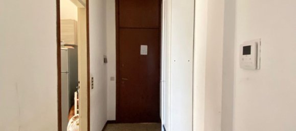 3-salle Appartement à Monza, Italy No. 55346 11