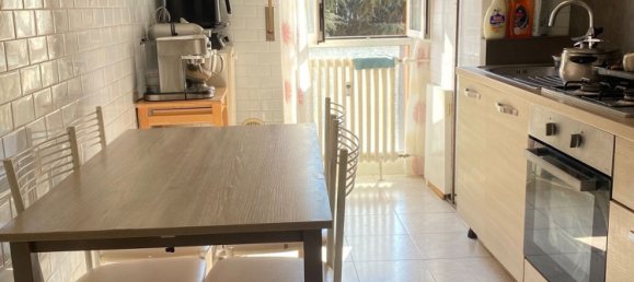 3-salle Appartement à Monza, Italy No. 55346 4