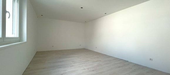 2 bedrooms House in Annoeullin, France No. 363755 3