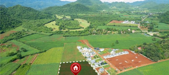 Land in Noisy-le-Grand, France No. 274986 5