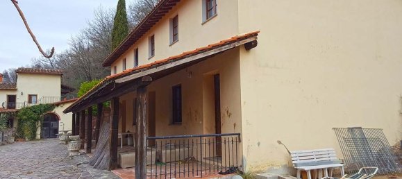 806m² Commercial property in Castelfranco Piandiscò, Italy No. 278768 4