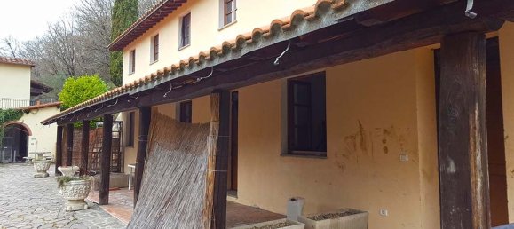 806m² Commercial property in Castelfranco Piandiscò, Italy No. 278768 2