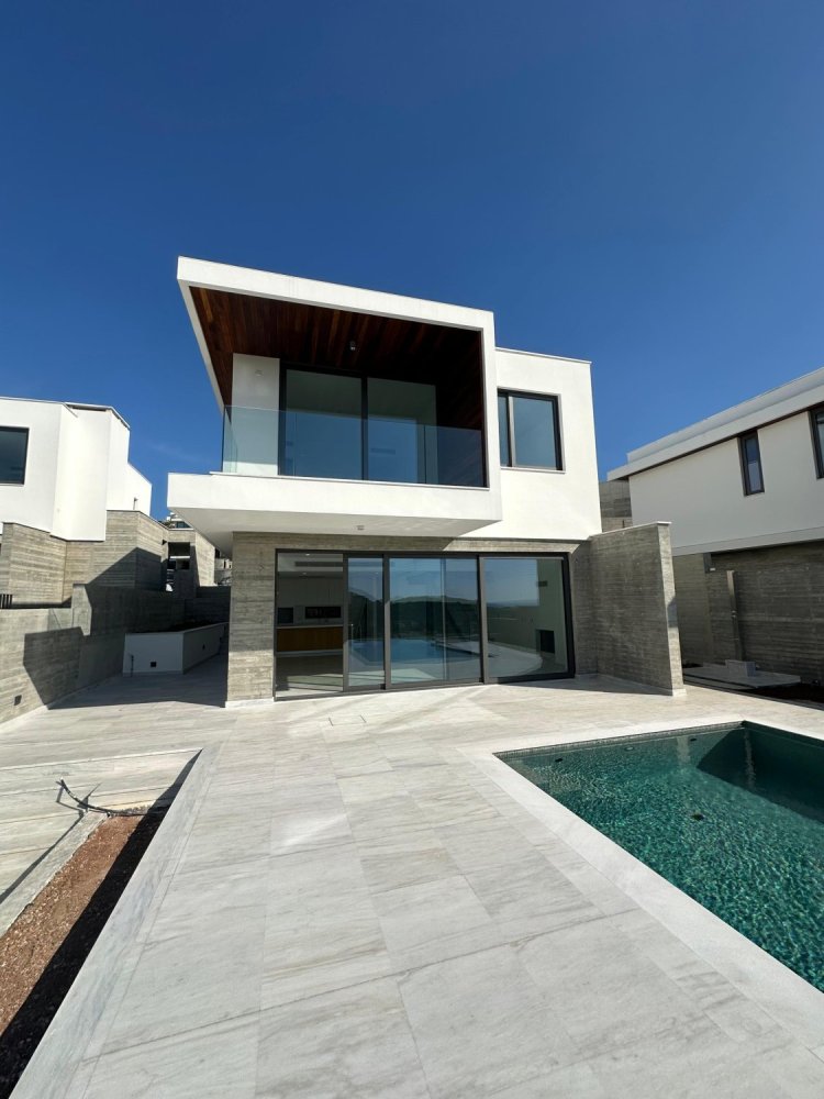 3 bedrooms Villa in Agios Tychonas, Cyprus No. 173767