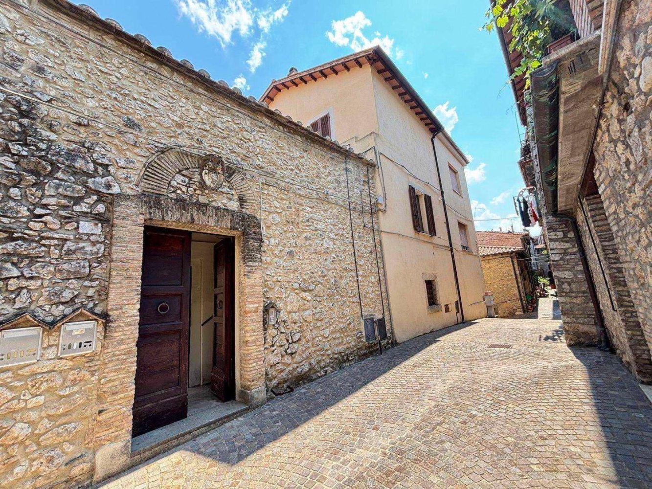 5 bedrooms Apartment in Montebuono, Italy No. 369508