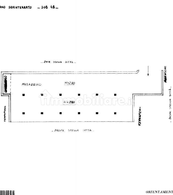 330m² Garage in Montesarchio, Italy No. 309237