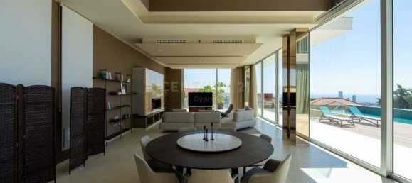 6 bedrooms Villa in Germasogeia, Cyprus No. 6295 2