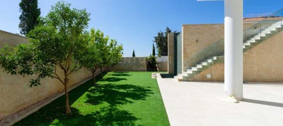 6 bedrooms Villa in Germasogeia, Cyprus No. 6295 7