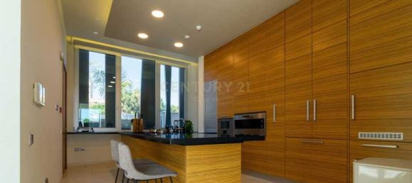 6 bedrooms Villa in Germasogeia, Cyprus No. 6295 4