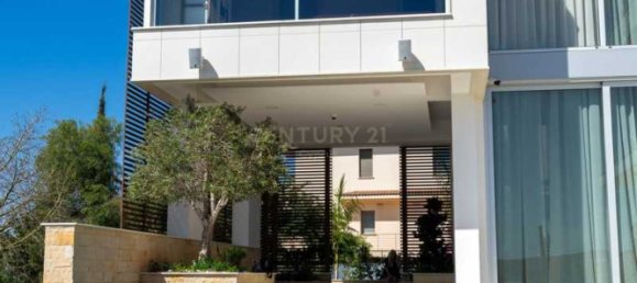 6 bedrooms Villa in Germasogeia, Cyprus No. 6295 8