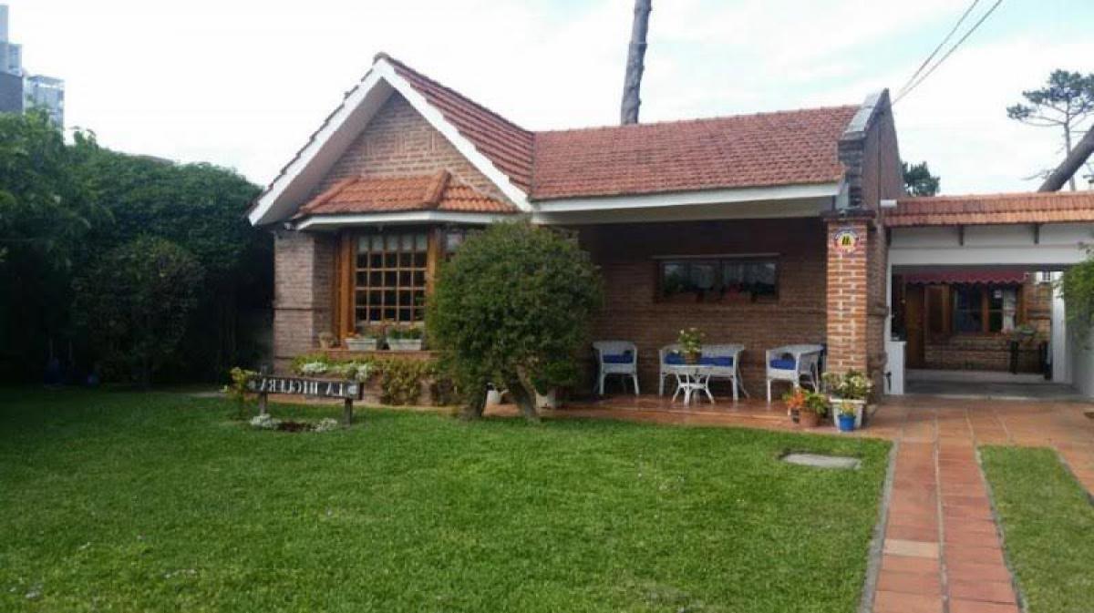 Дом с 3 спальнями в Мальдонадо, Уругвай № 7496