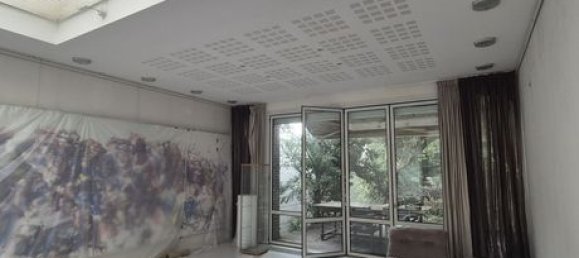 4 bedrooms House in Gisors, France No. 359447 6