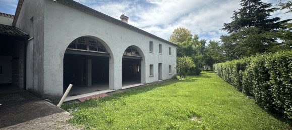 5 rooms House in Maserada sul Piave, Italy No. 291013 3