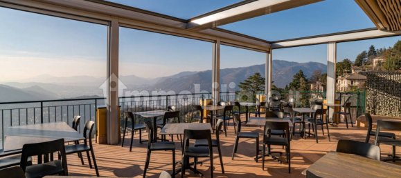 200m² Commercial property in Brunate, Italy No. 184399 14