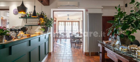 200m² Commercial property in Brunate, Italy No. 184399 5