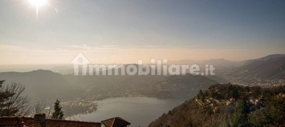 200m² Commercial property in Brunate, Italy No. 184399 12