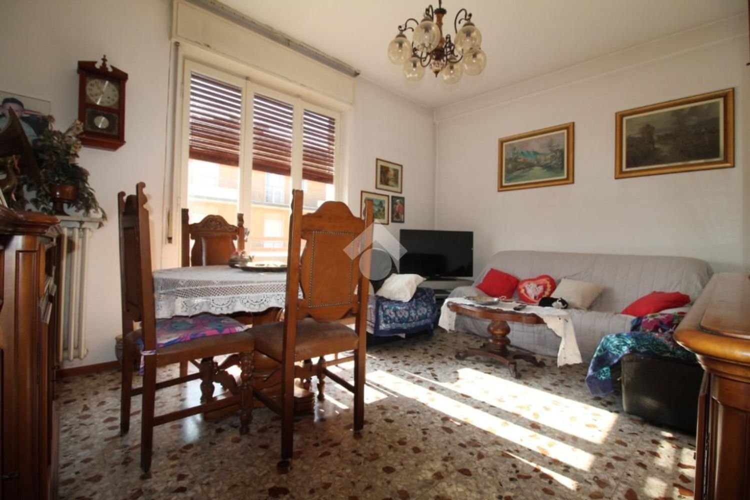 4-Zimmer Wohnung in Bergamo, Italy, Nr. 186230