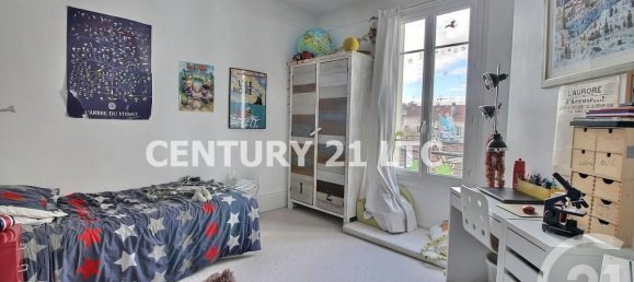 3 bedrooms Apartment in Saint-Maurice, France No. 178170 3