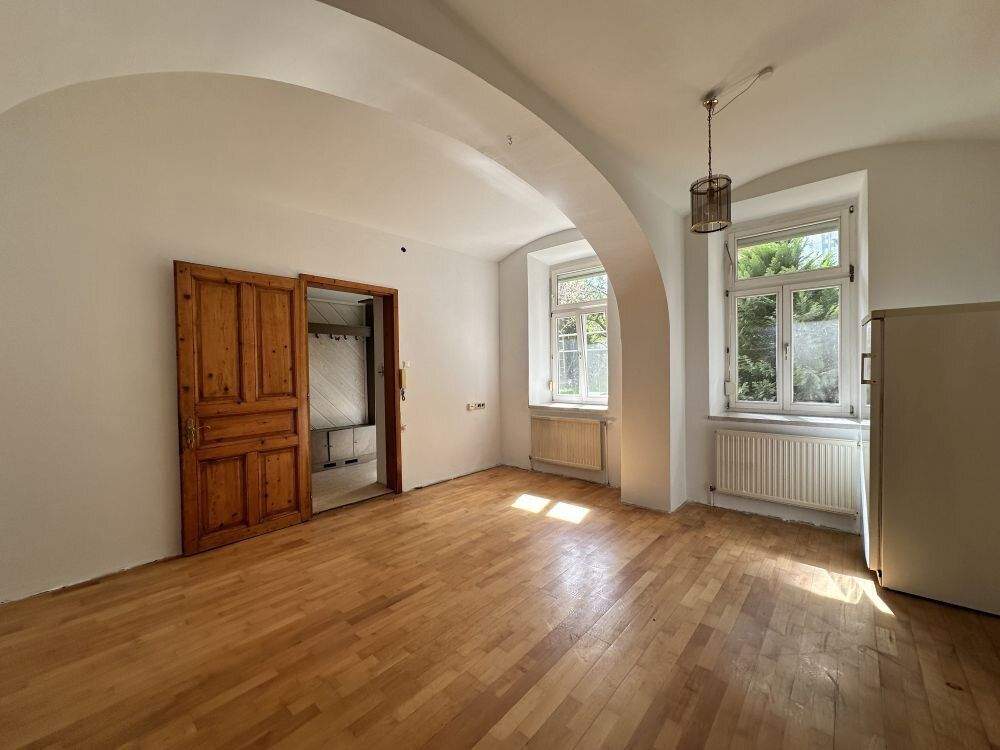 4غرفة شقة في Jakomini, Austria رقم 173281