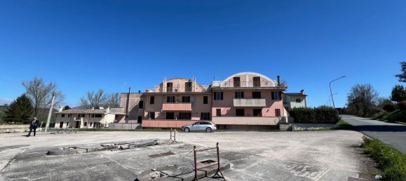 Дом с 5 комнатами в Сполето, Италия № 154091 35