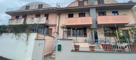 Дом с 5 комнатами в Сполето, Италия № 154091 31