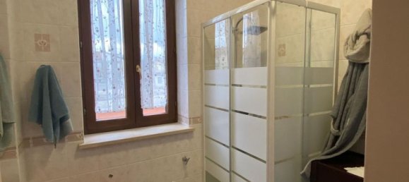 Дом с 5 комнатами в Сполето, Италия № 154091 11