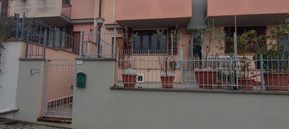 Дом с 5 комнатами в Сполето, Италия № 154091 4