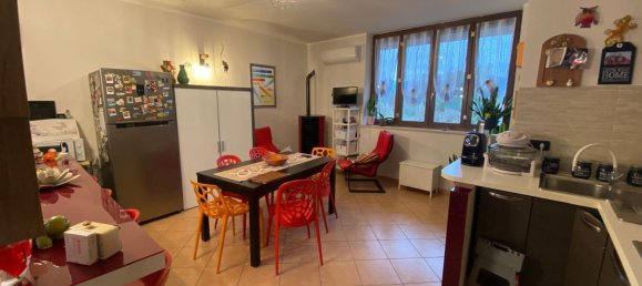 Дом с 5 комнатами в Сполето, Италия № 154091 9