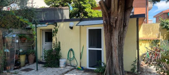 4 bedrooms House in Pesaro, Italy No. 329935 3