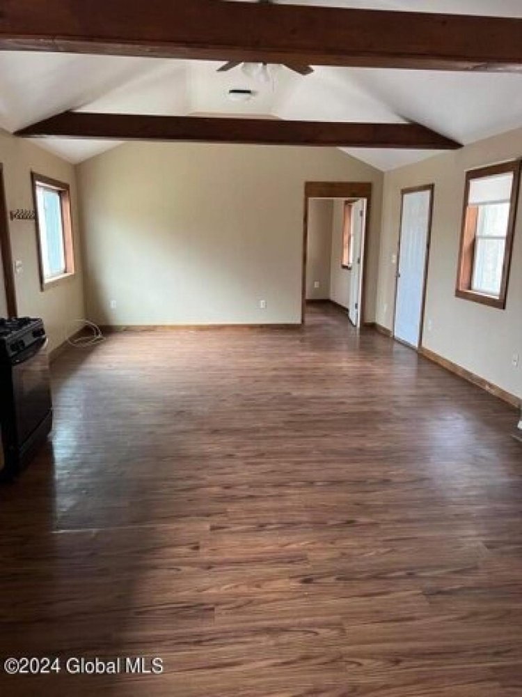 10 bedrooms House in Whitehall, USA No. 382107