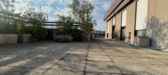 3 bedrooms Penthouse in Monza, Italy No. 288112 26