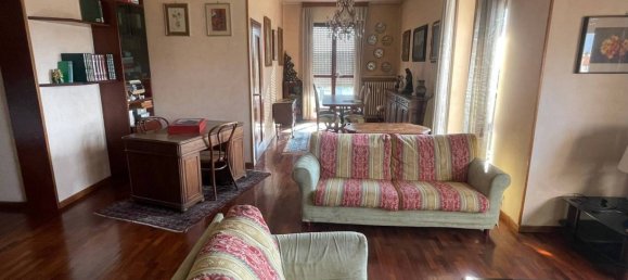 3 bedrooms Penthouse in Monza, Italy No. 288112 5