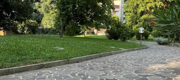 3 bedrooms Penthouse in Monza, Italy No. 288112 32