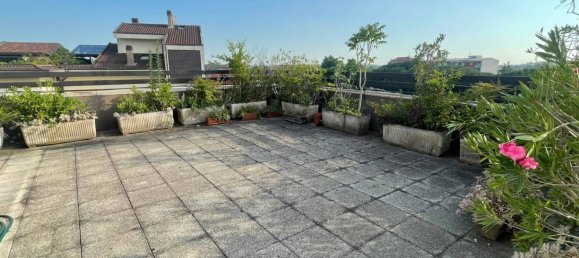 3 bedrooms Penthouse in Monza, Italy No. 288112 20