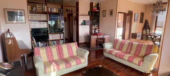 3 bedrooms Penthouse in Monza, Italy No. 288112 4