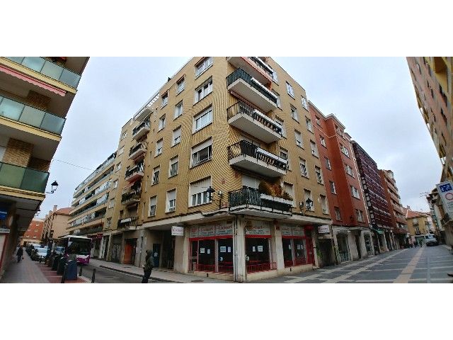 4 bedrooms Apartment in Palencia, Spain No. 72022
