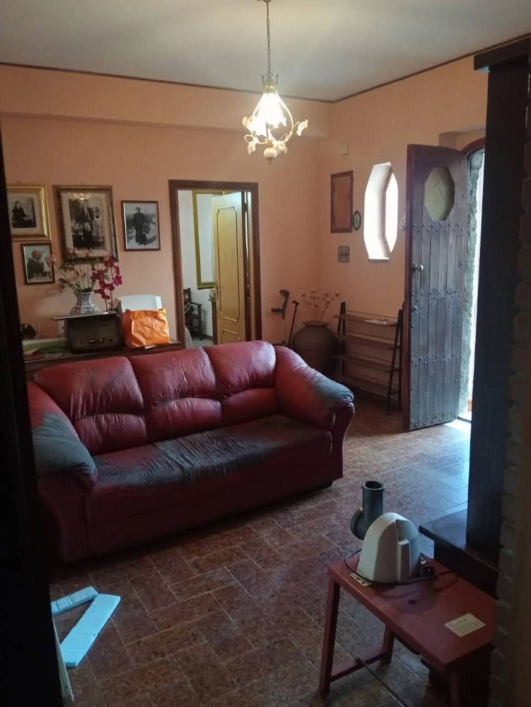5 rooms House in Briatico, Italy No. 80962