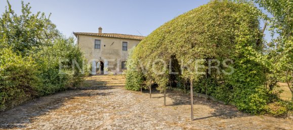 4 bedrooms House in Monteroni d'Arbia, Italy No. 264812 7