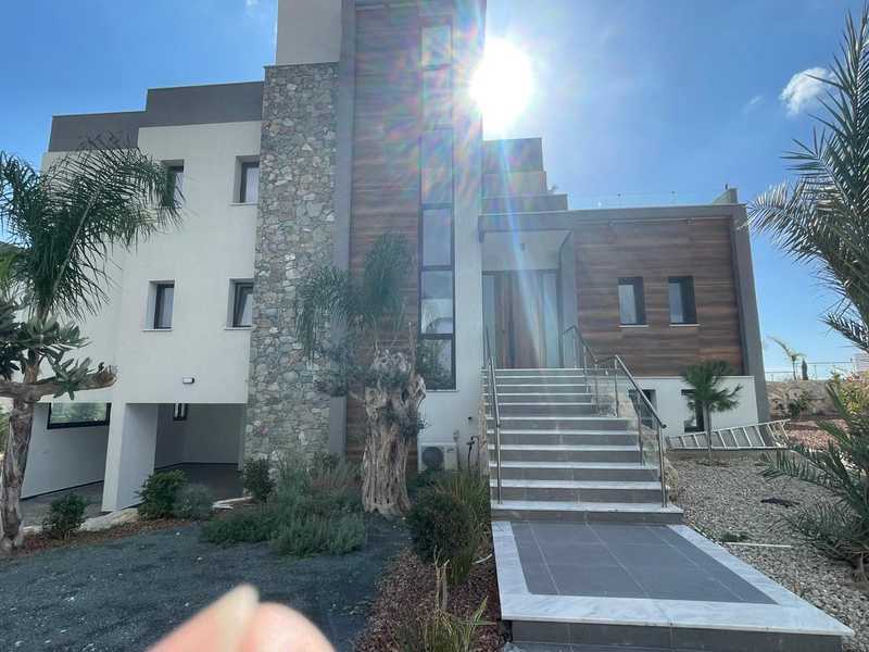 6 bedrooms Villa in Parekklisia, Cyprus No. 20728