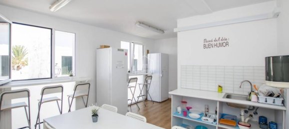 Apartamento de 3 dormitorios en Menorca, Spain No. 78237 4