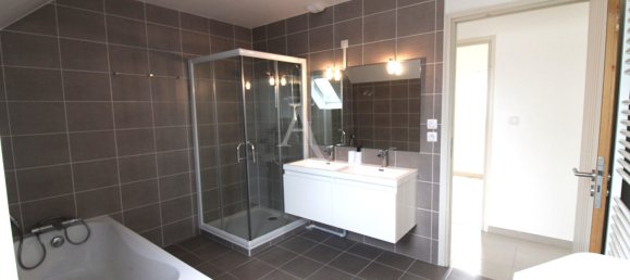 Casa de 4 dormitorios en Luzille, France No. 209316 9