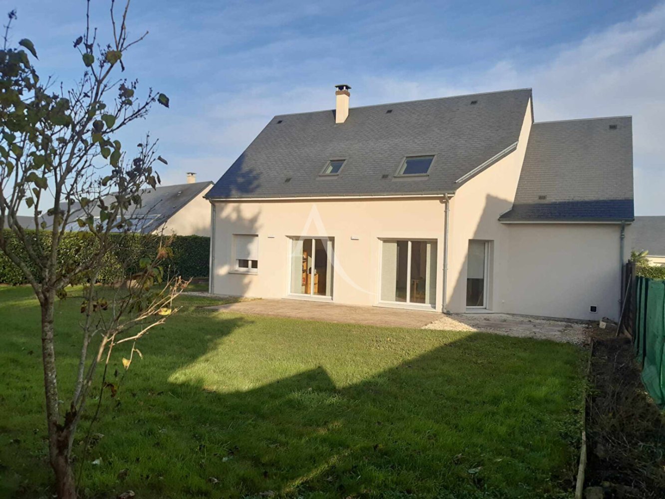 Casa de 4 dormitorios en Luzille, France No. 209316