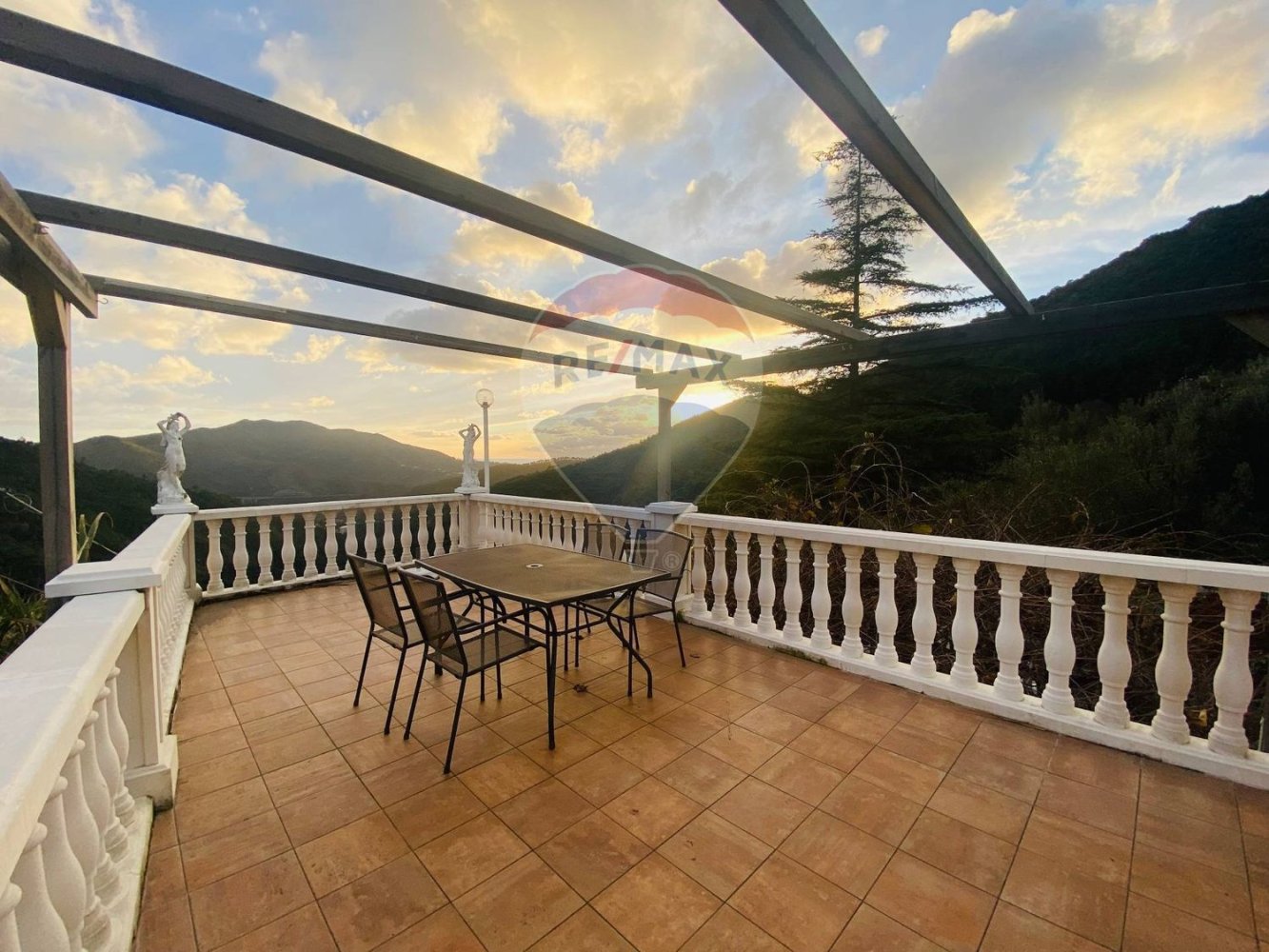 8 rooms House in Casarza Ligure, Italy No. 133861