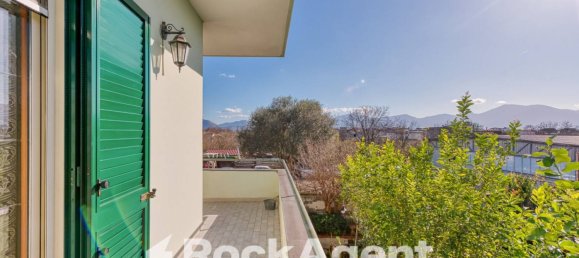 Квартира с 3 спальнями в Стриано, Италия № 295783 11