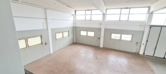 مستودع في Udine, Italy 1110متر مربع رقم 146735 15