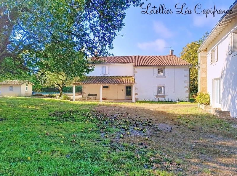 Casa de 3 dormitorios en Deux-Sevres, France No. 361790